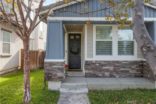 $4,800 | 236 West Weeping Willow Avenue, Orange, CA 92865