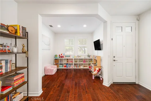 $4,800 | 236 West Weeping Willow Avenue, Orange, CA 92865