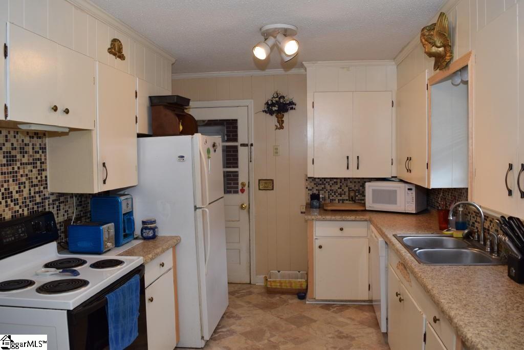413 West Hampton Avenue Honea Path, SC 29654 - Photo 13 of 36 Gallery Image 13