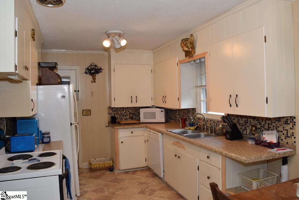 413 West Hampton Avenue Honea Path, SC 29654 - Photo 14 of 36 Gallery Image 14
