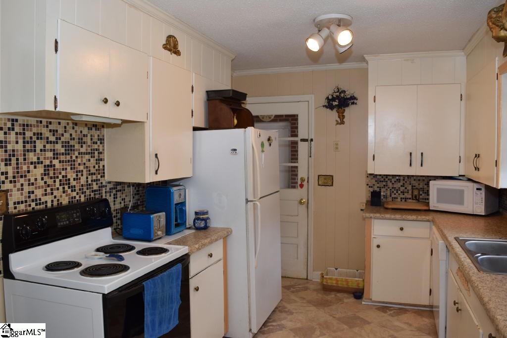 413 West Hampton Avenue Honea Path, SC 29654 - Photo 15 of 36 Gallery Image 15