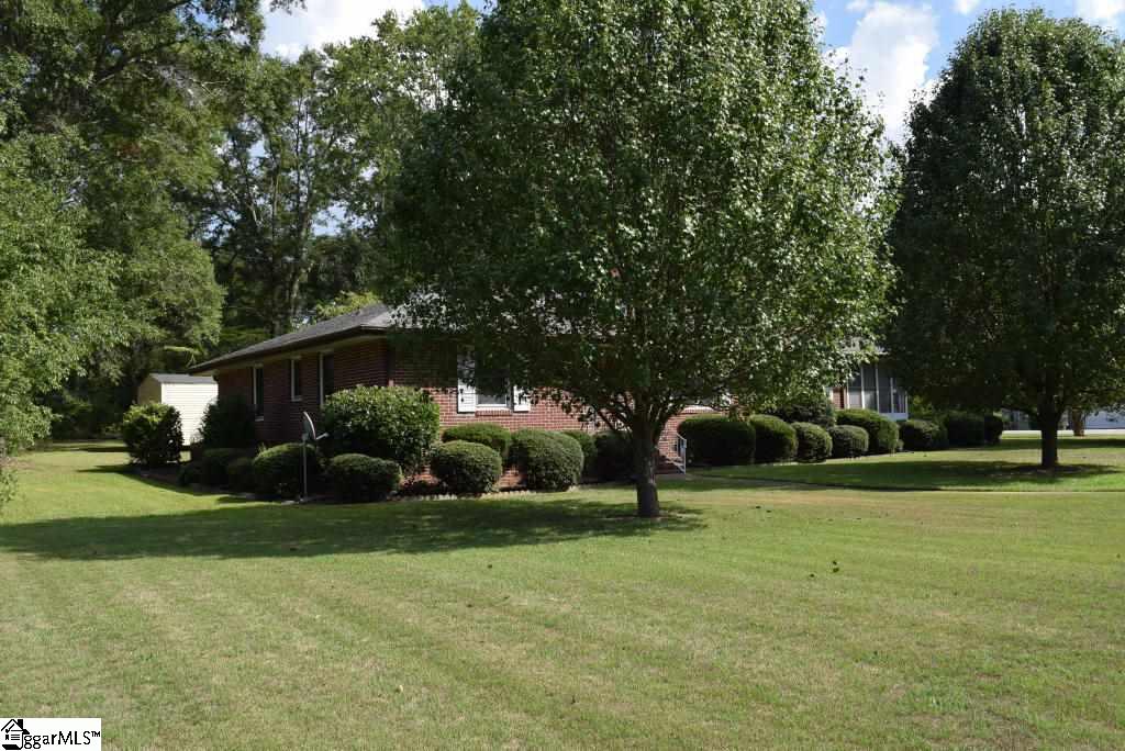 413 West Hampton Avenue Honea Path, SC 29654 - Photo 3 of 36 Gallery Image 3