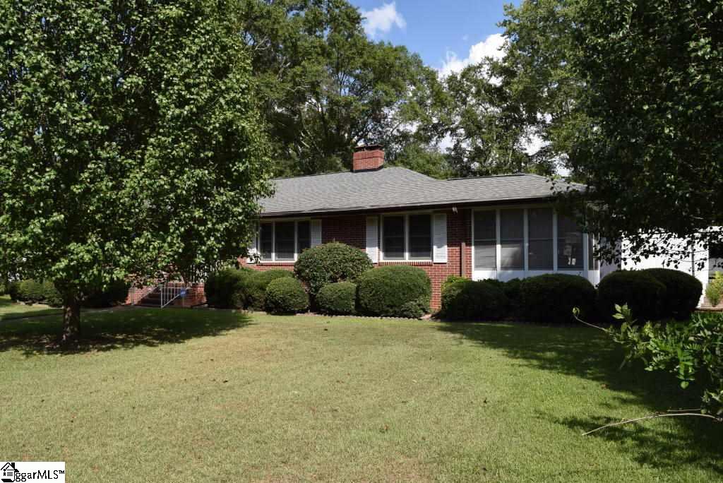 413 West Hampton Avenue Honea Path, SC 29654 - Photo 4 of 36 Gallery Image 4
