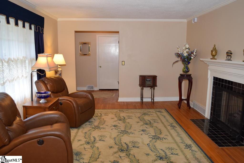 413 West Hampton Avenue Honea Path, SC 29654 - Photo 8 of 36 Gallery Image 8