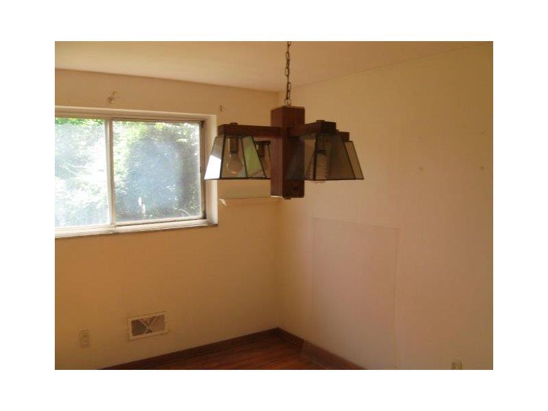 6 Kennedy Street McKees Rocks, PA 15136 - Photo 11 of 25 Dining Room.
