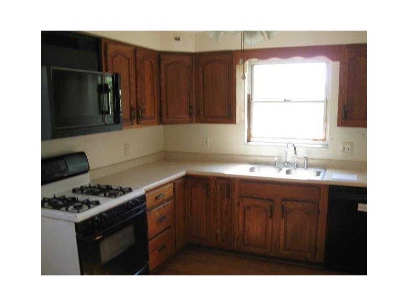 6 Kennedy Street McKees Rocks, PA 15136 - Photo 8 of 25 Kitchen.