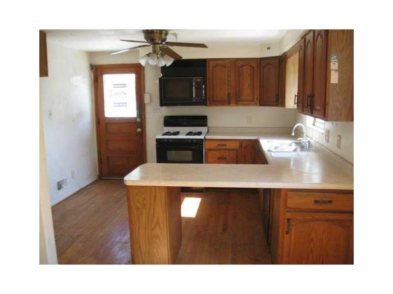 6 Kennedy Street McKees Rocks, PA 15136 - Photo 9 of 25 Kitchen.