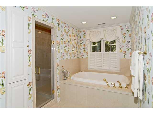623 Round Hill Road Indianapolis, IN 46260 - Photo 17 of 24