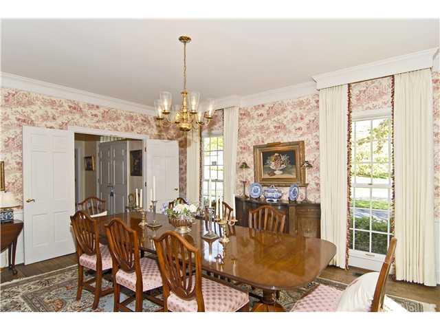 623 Round Hill Road Indianapolis, IN 46260 - Photo 3 of 24