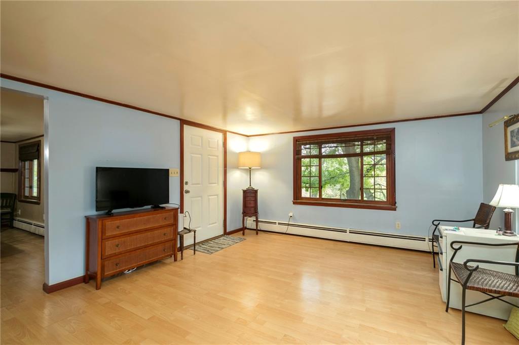 649 Lougeay Road Pittsburgh, PA 15235 - Photo 12 of 24 Gallery Image 12