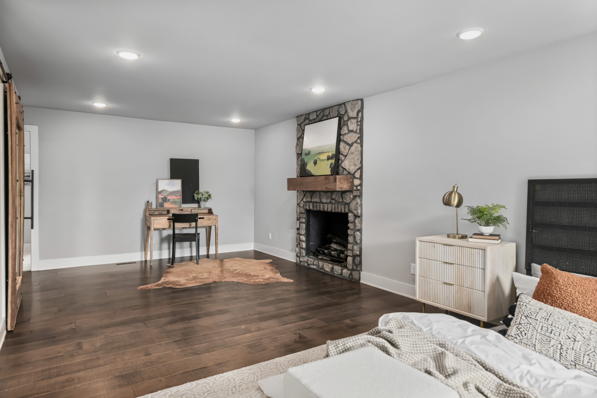 6557 Lamont Road Springfield, TN 37172 - Photo 20 of 62 a living room with furniture and a fireplace