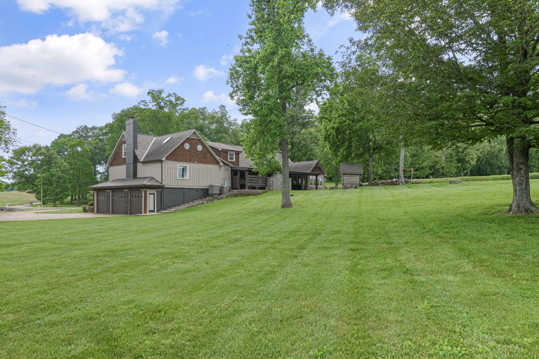 6557 Lamont Road Springfield, TN 37172 - Photo 48 of 62 a house view with a garden space