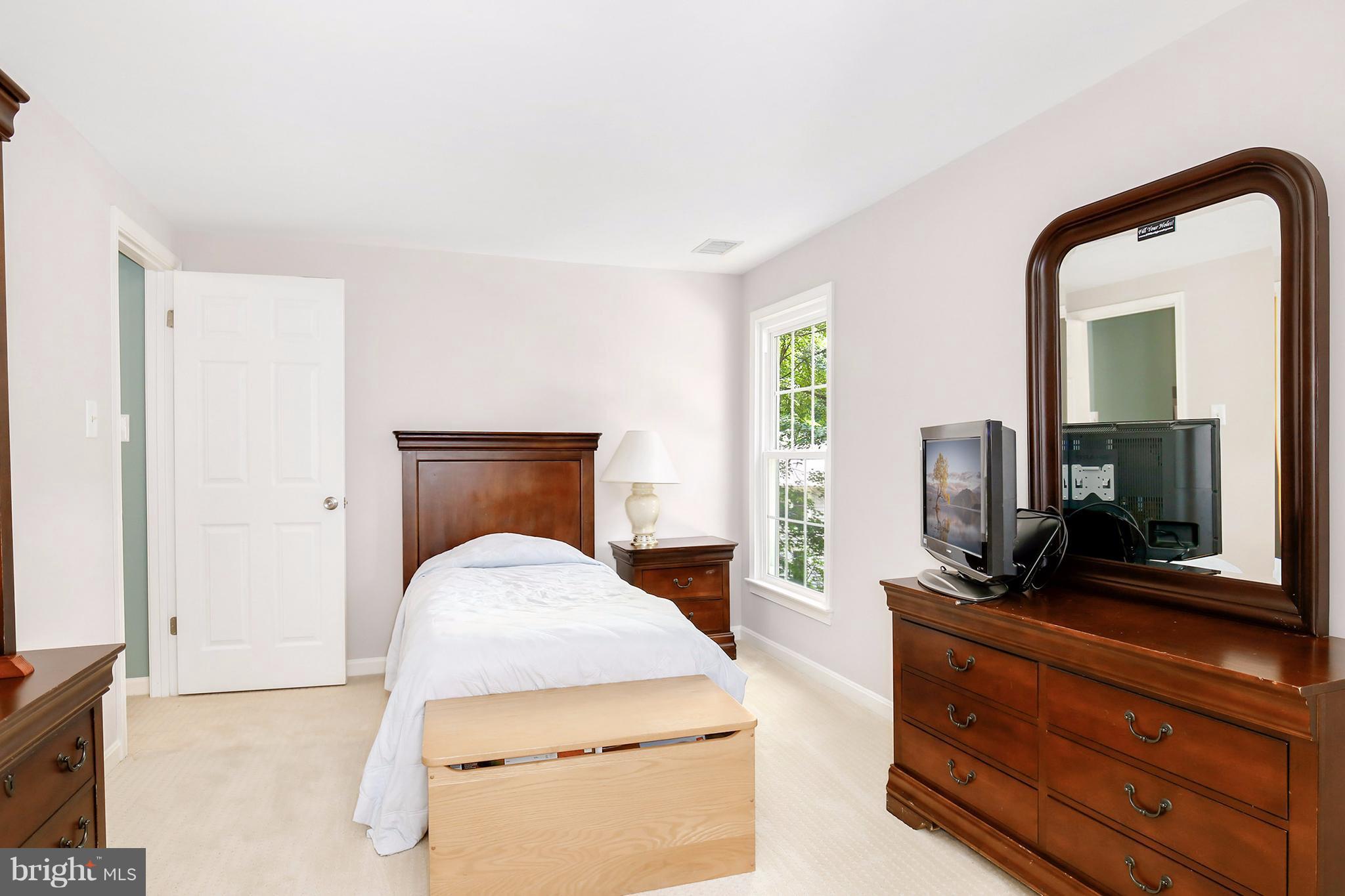 7616 Gralnick Place Springfield, VA 22153 - Photo 24 of 27 Bedroom
