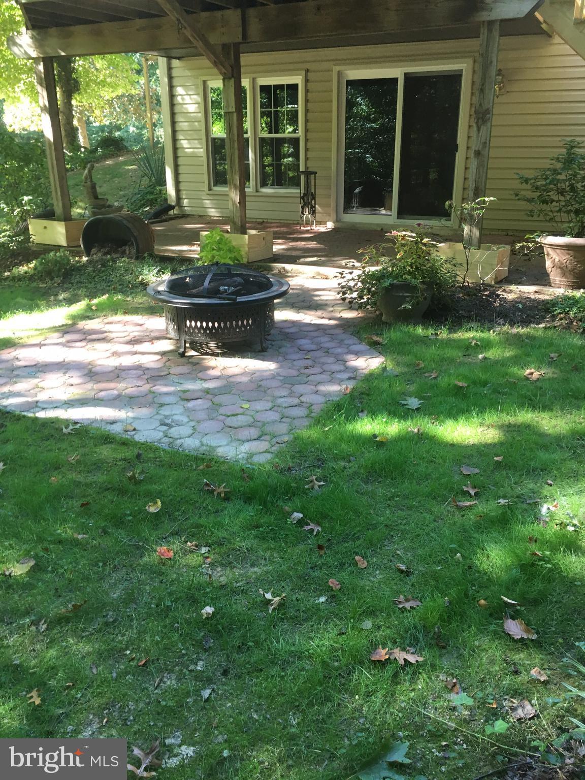 7616 Gralnick Place Springfield, VA 22153 - Photo 8 of 27 Exterior (Rear)