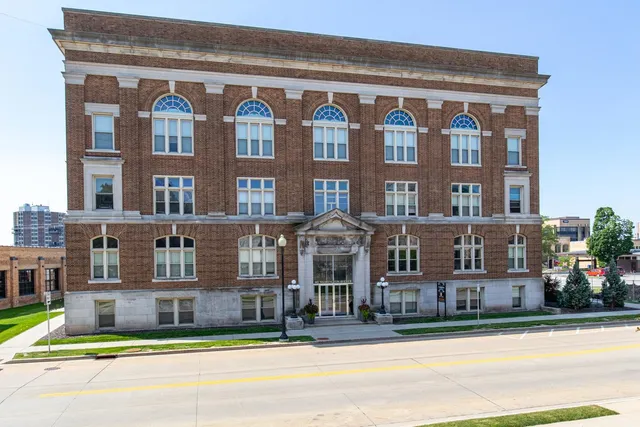 $199,900 | 105 Washington Avenue, Unit 4, Oshkosh, WI 54901