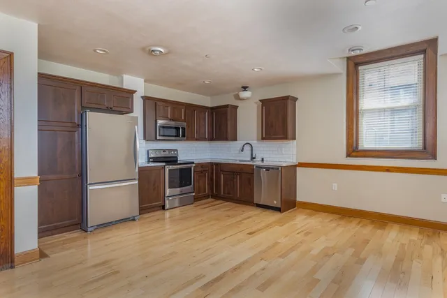 $199,900 | 105 Washington Avenue, Unit 4, Oshkosh, WI 54901