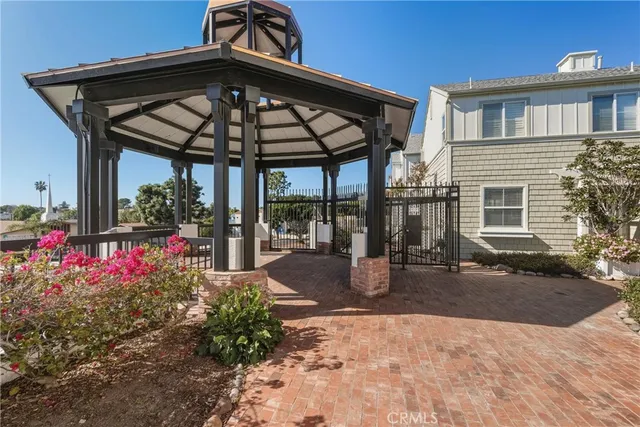 a view of a house with porch