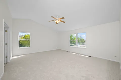 $639,900 | 6065 Irene Drive, Hoffman Estates, IL 60192