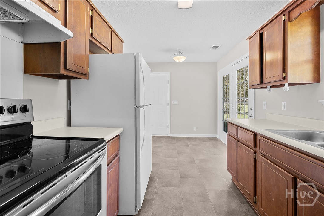 115 South Pointe Drive Rincon, GA 31326 - Photo 11 of 31 Kitchen(2)