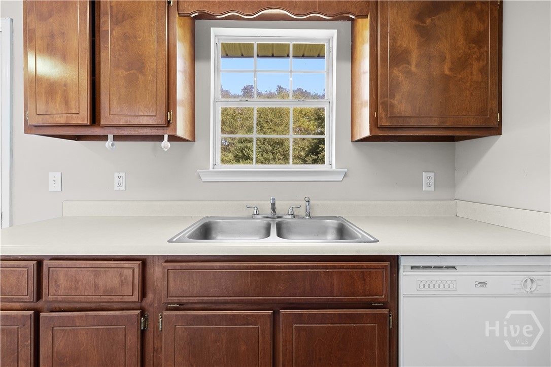 115 South Pointe Drive Rincon, GA 31326 - Photo 12 of 31 Kitchen(3)