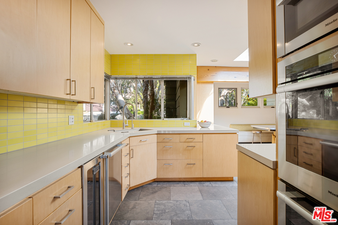 501 Latimer Road Santa Monica, CA 90402 - Photo 14 of 53 Gallery Image 14