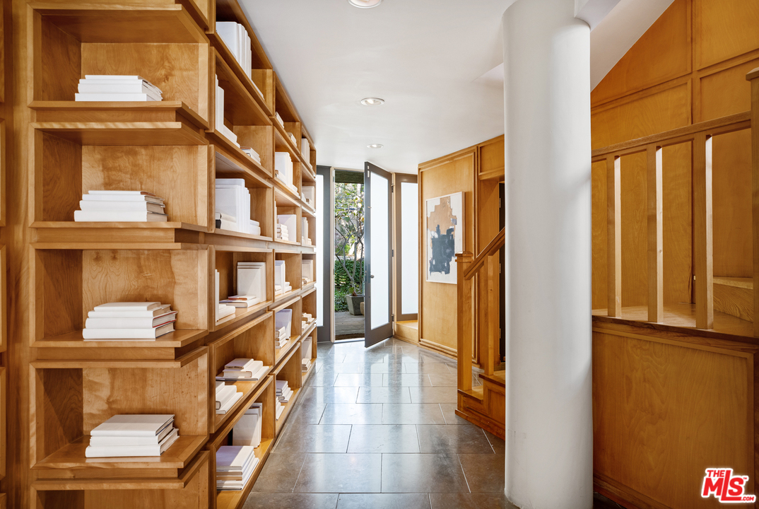 501 Latimer Road Santa Monica, CA 90402 - Photo 5 of 53 Gallery Image 5