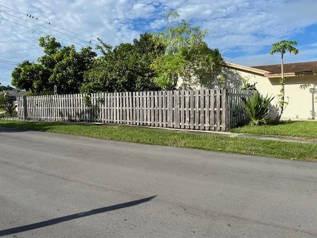 a view of a park with a small yard