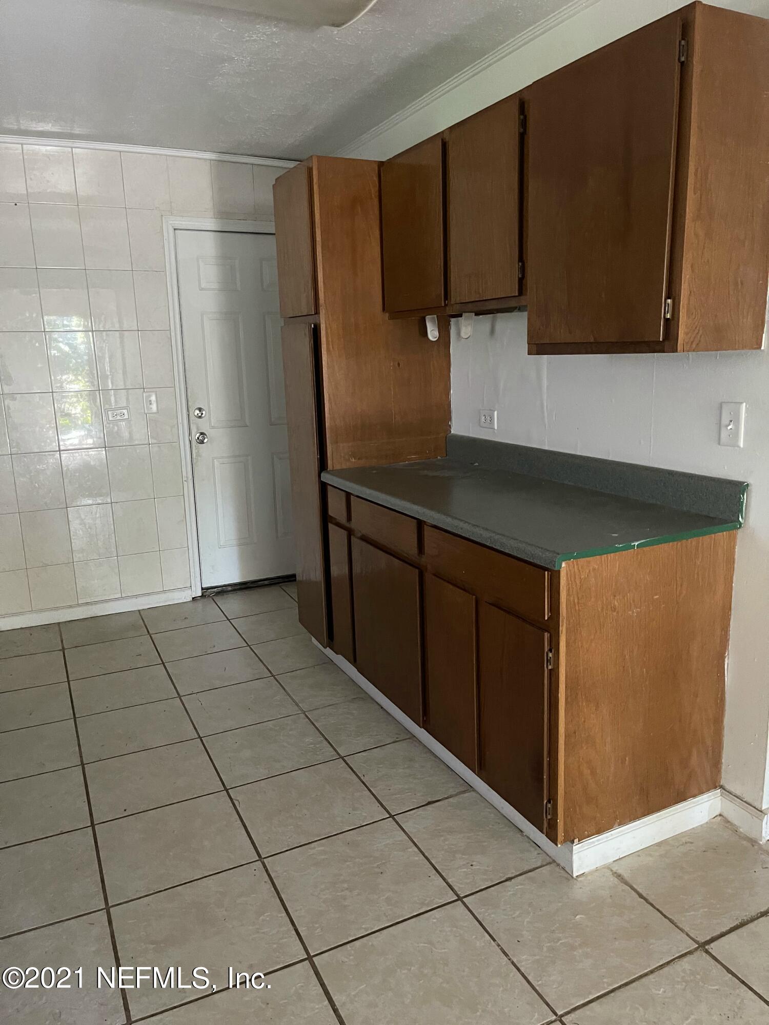 4127 Collins Road Jacksonville, FL 32244 - Photo 5 of 33 IMG_7307