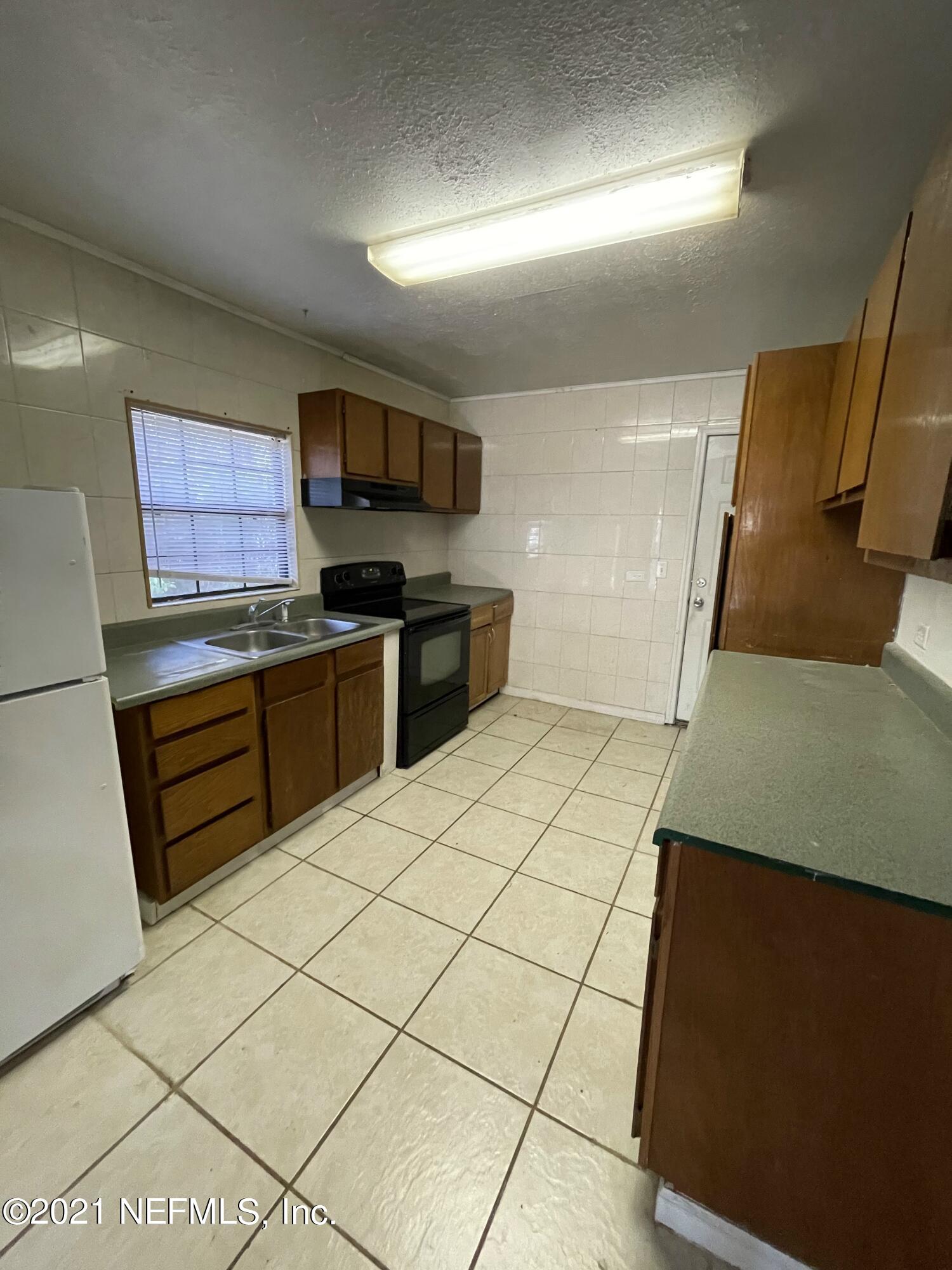 4127 Collins Road Jacksonville, FL 32244 - Photo 8 of 33 IMG_7310