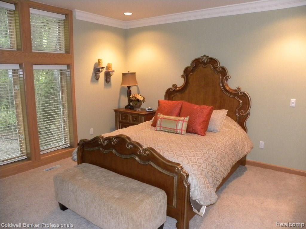 26219 Northpointe Farmington Hills, MI 48331 - Photo 12 of 31