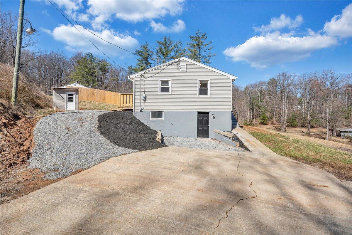 3067 Bethlehem Road Boones Mill, VA 24065 - Photo 34 of 47 46-MIB09668