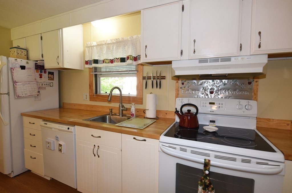 56 Hickory Road Taunton, MA 02780 - Photo 15 of 29 Gallery Image 15