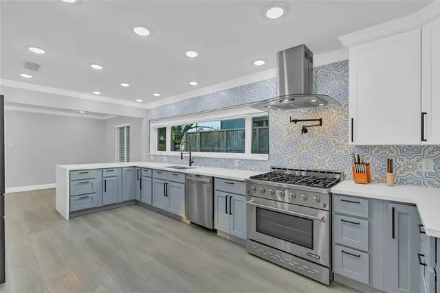 $1,220,000 | 5122 Braesheather Drive, Houston, TX 77096