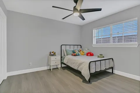 $1,220,000 | 5122 Braesheather Drive, Houston, TX 77096