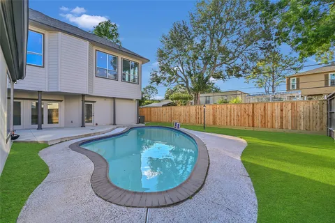 $1,200,000 | 5122 Braesheather Drive, Houston, TX 77096