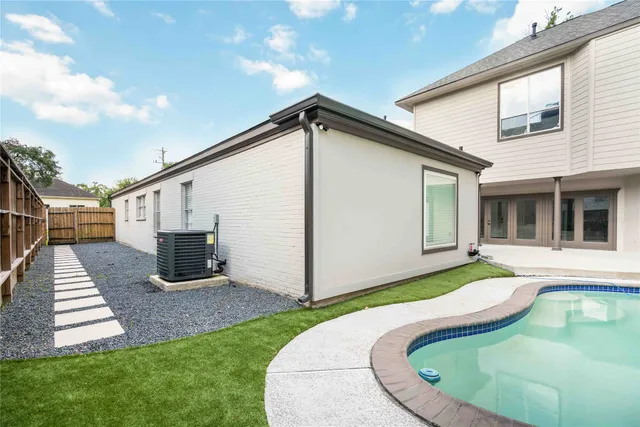 $1,220,000 | 5122 Braesheather Drive, Houston, TX 77096