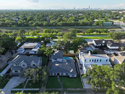 $1,220,000 | 5122 Braesheather Drive, Houston, TX 77096