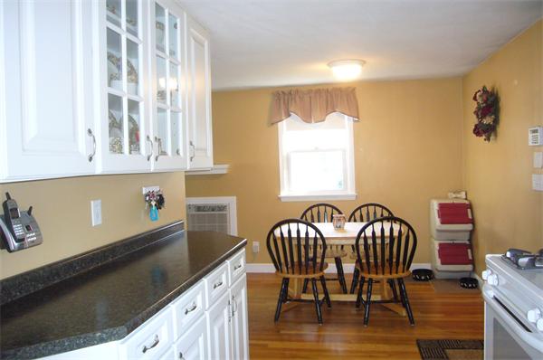 12 Lockwood Road Lynn, MA 01904 - Photo 4 of 13 Gallery Image 4
