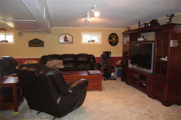 12 Lockwood Road Lynn, MA 01904 - Photo 9 of 13 Gallery Image 9