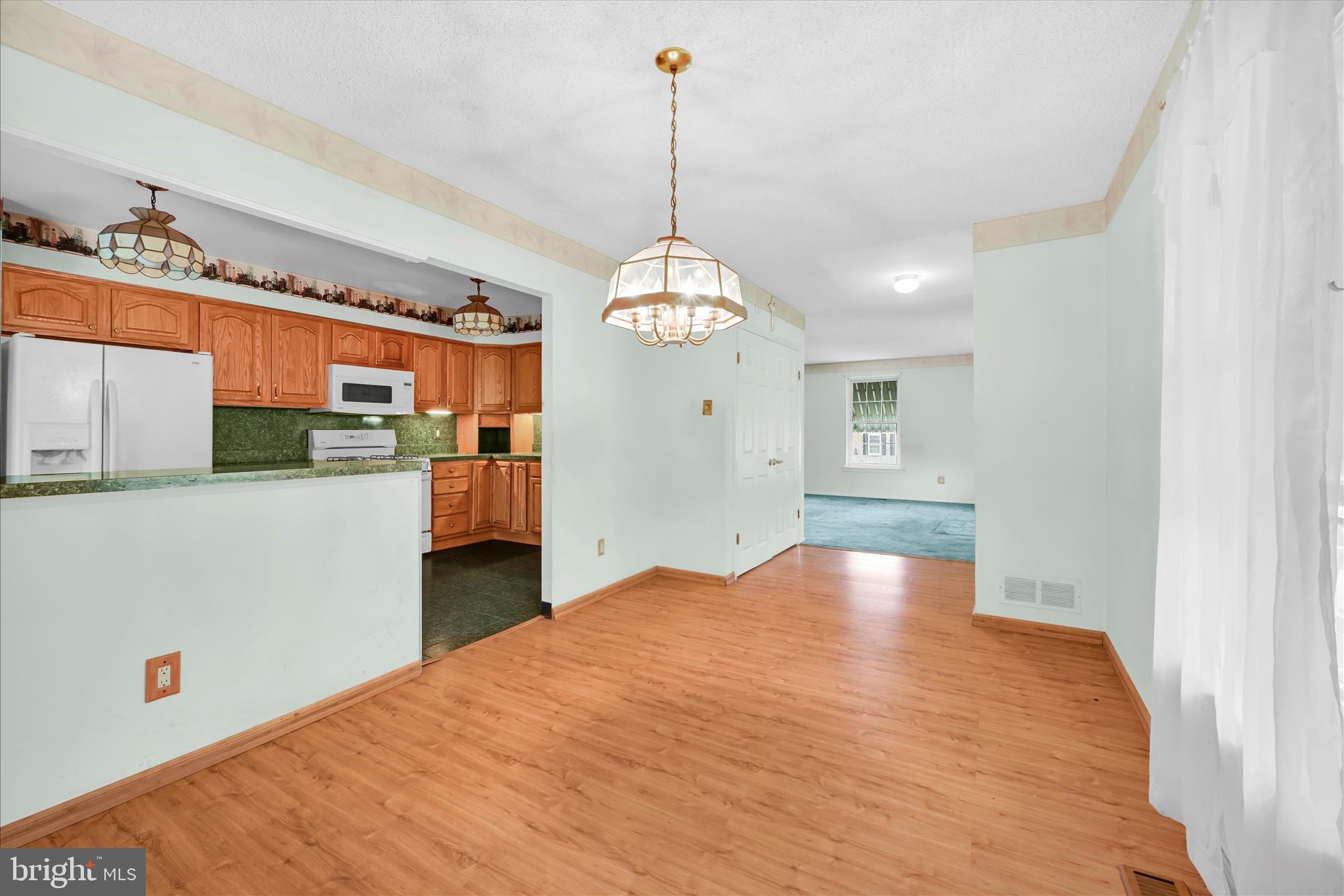 110 Greendale Road Philadelphia, PA 19154 - Photo 7 of 32 Dining Room