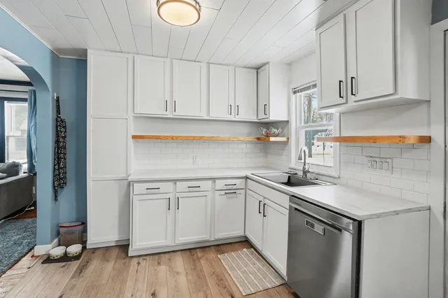 $253,900 | 775 East 8th Street, Holland, MI 49423