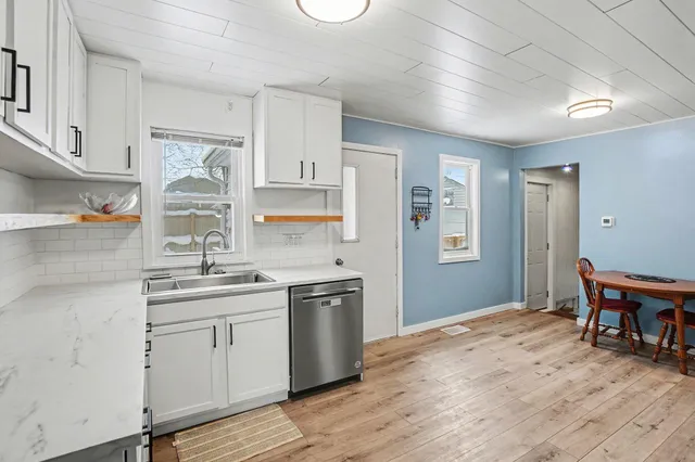 $253,900 | 775 East 8th Street, Holland, MI 49423