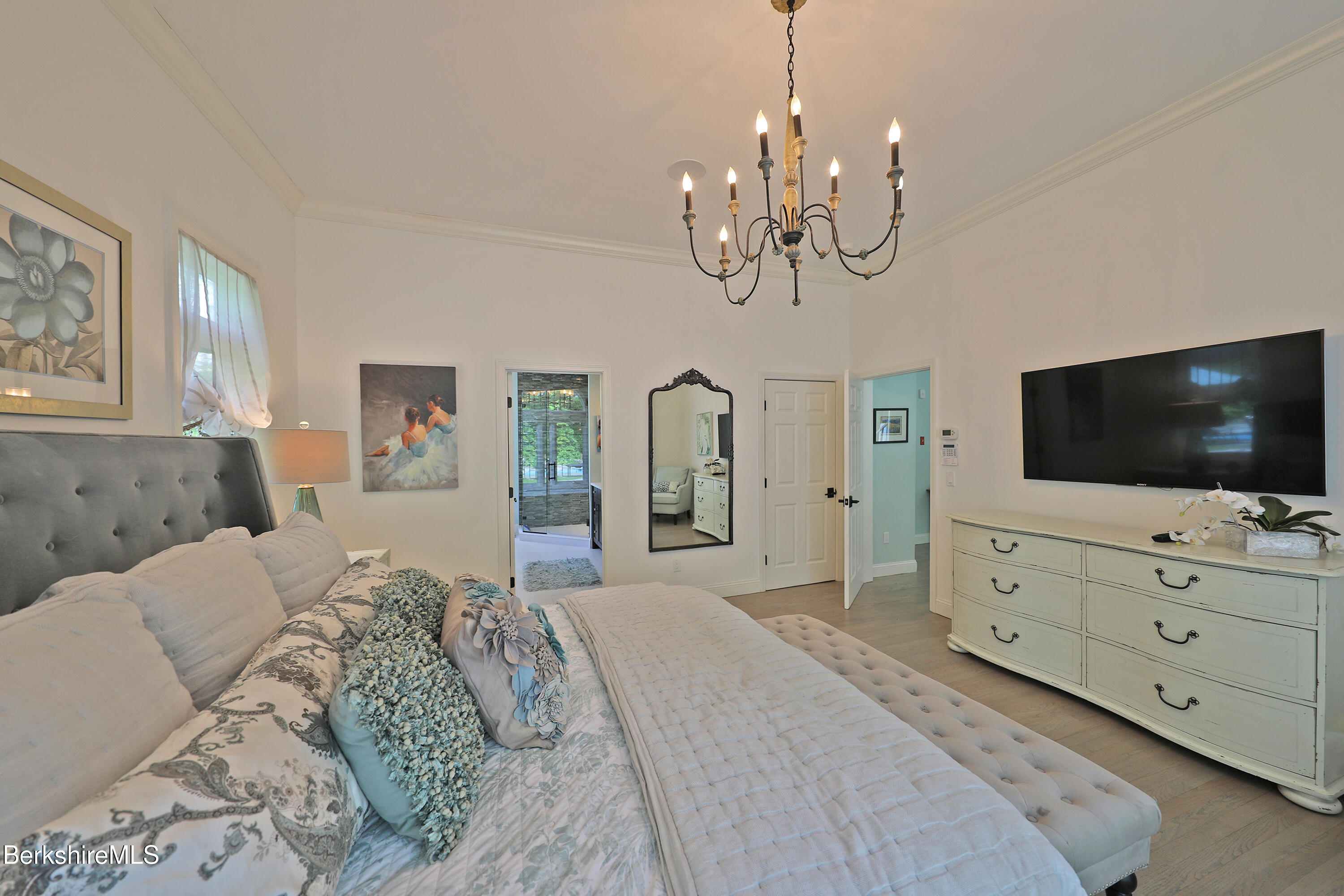 475 Rossiter Road Richmond, MA 01254 - Photo 32 of 62 Primary to En Suite