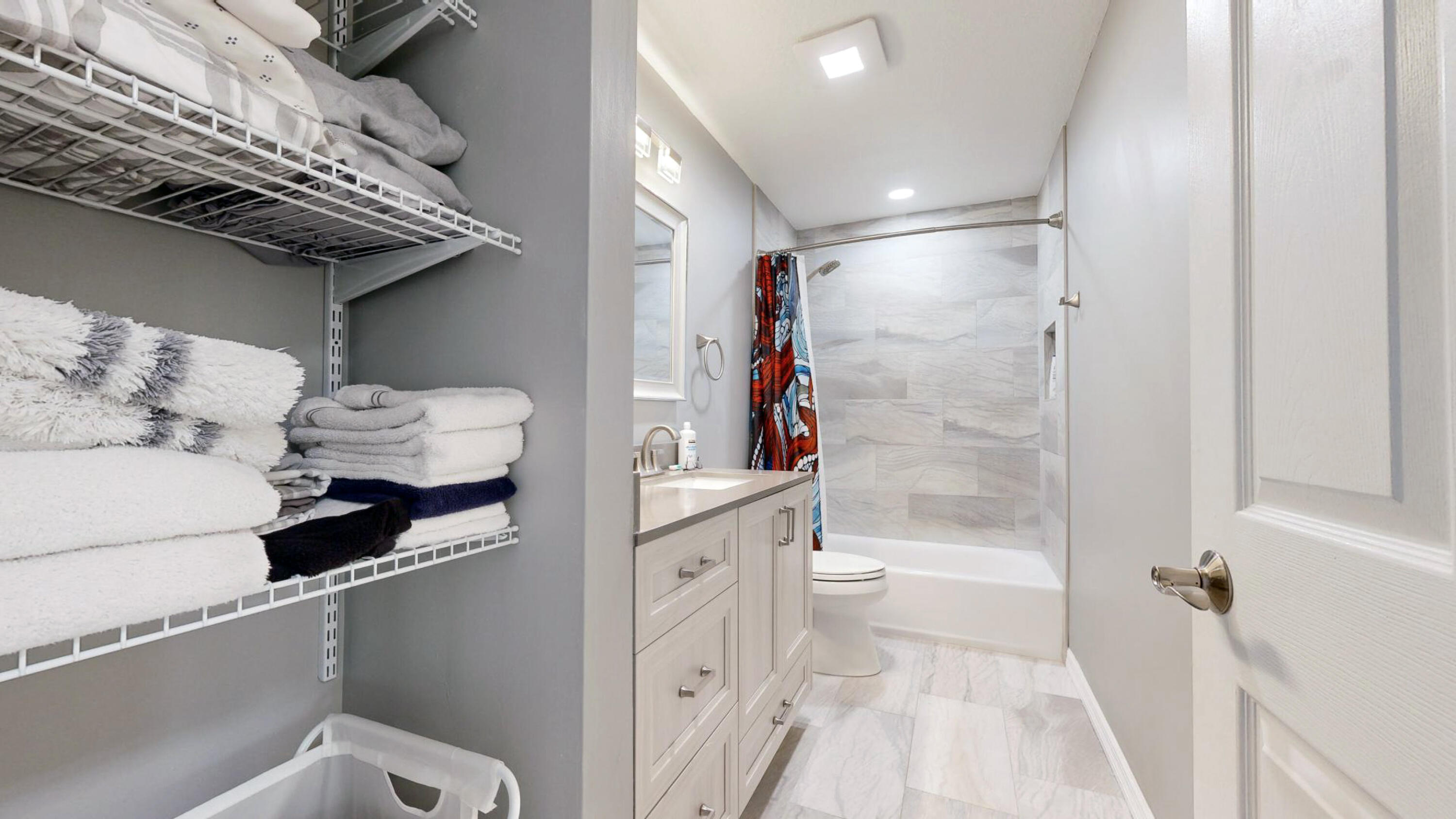 4490 Canard Road Melbourne, FL 32934 - Photo 36 of 52 a bathroom with a bathtub and a shower
