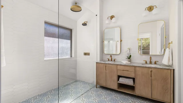 $747,500 | 6420 Antigo Lane, Austin, TX 78739