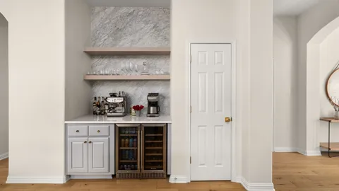 $747,500 | 6420 Antigo Lane, Austin, TX 78739