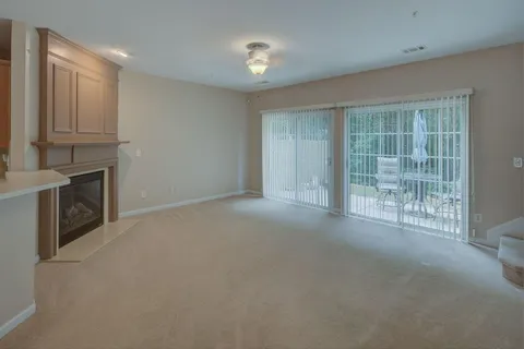 a view of livingroom with furniture