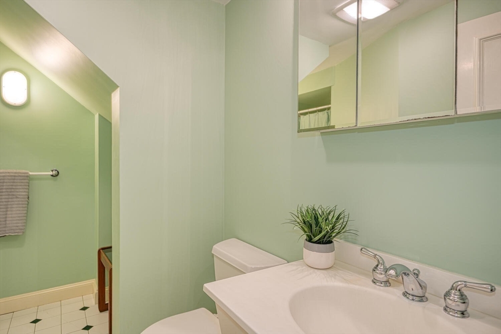 7 Wainwright Road, Unit 97 Winchester, MA 01890 - Photo 30 of 42 Gallery Image 30