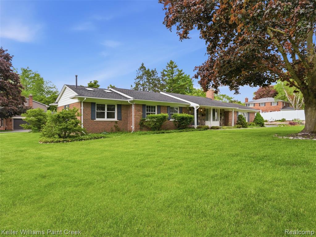 436 Broadleaf Drive Rochester, MI 48306 - Photo 3 of 41