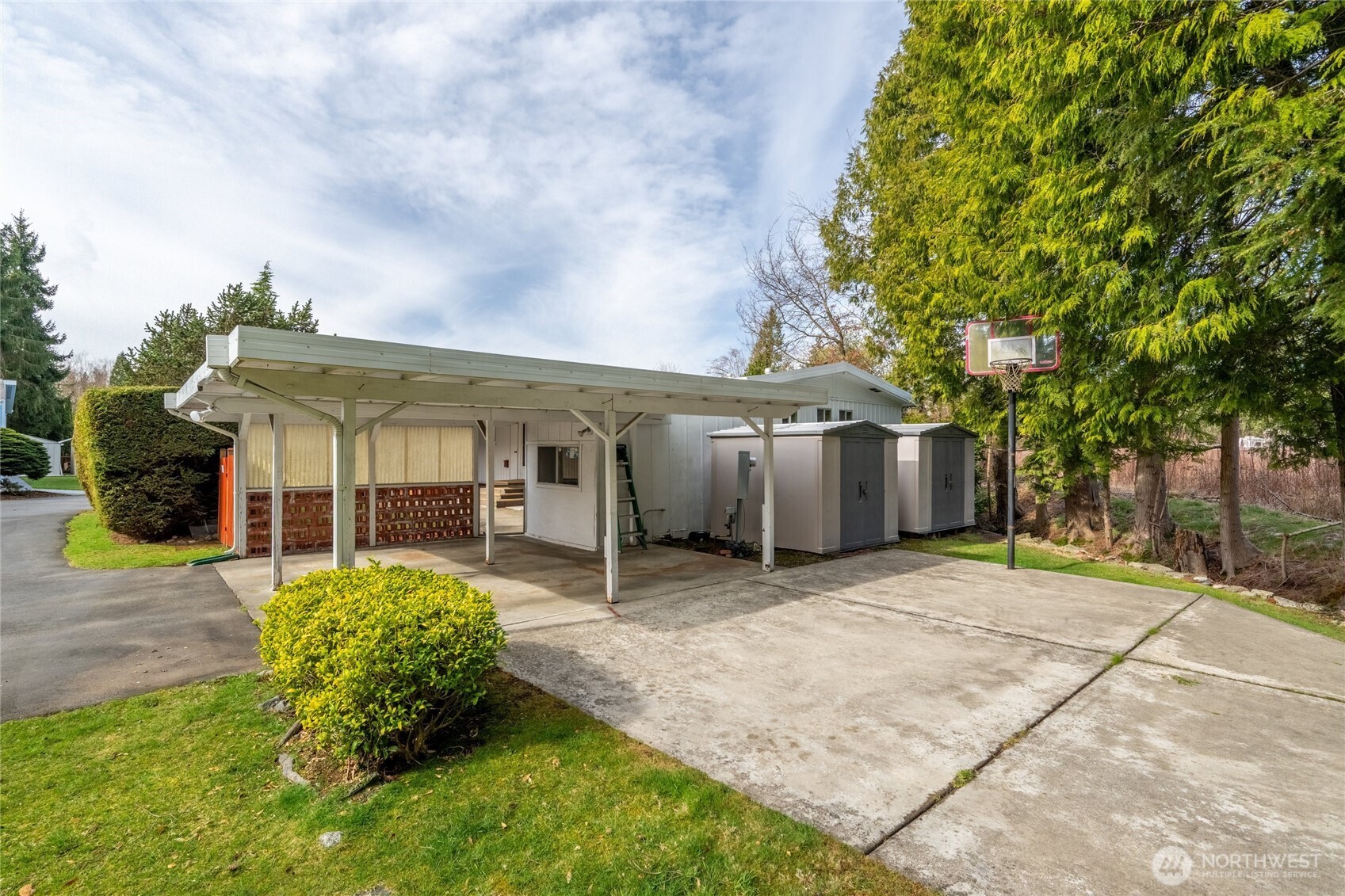 8370 Harborview Road, Unit 19 Blaine, WA 98230 - Photo 3 of 27 Gallery Image 3